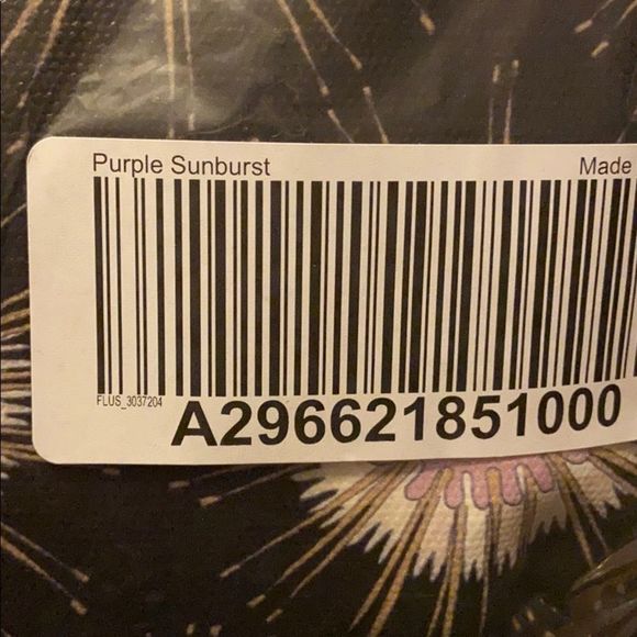 Crossover.  NWT DD 💯 leather trim - Picture 9 of 10